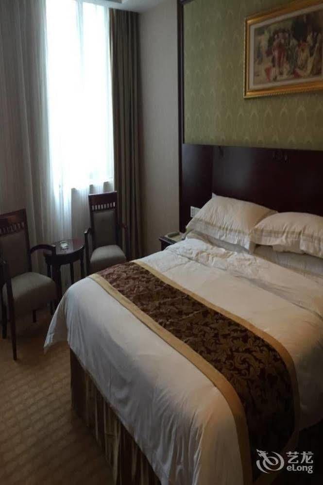 Vienna Hotel Guiyang Exhibition Center Esterno foto